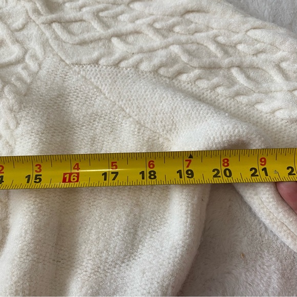 Cropped Top Sweater - Picture 8 of 12